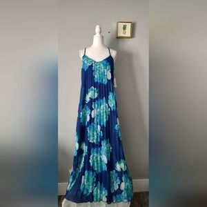 BISOU BISOU dress Women Style Pleated Belt Color Blue Sleeveless Size 10 New Tag